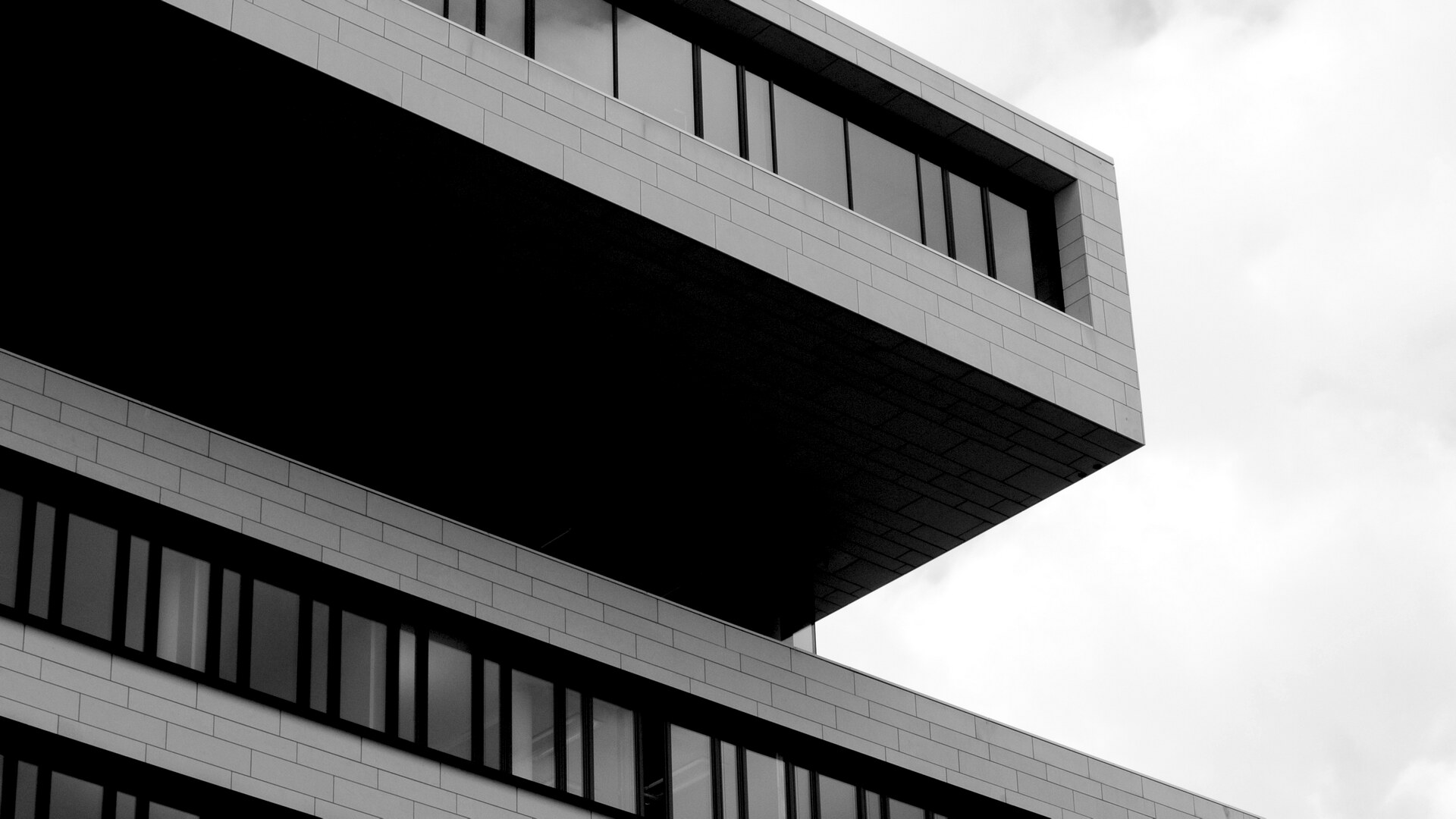 Schwarz-weisse Architekturaufnahme aus der Serie Fassaden