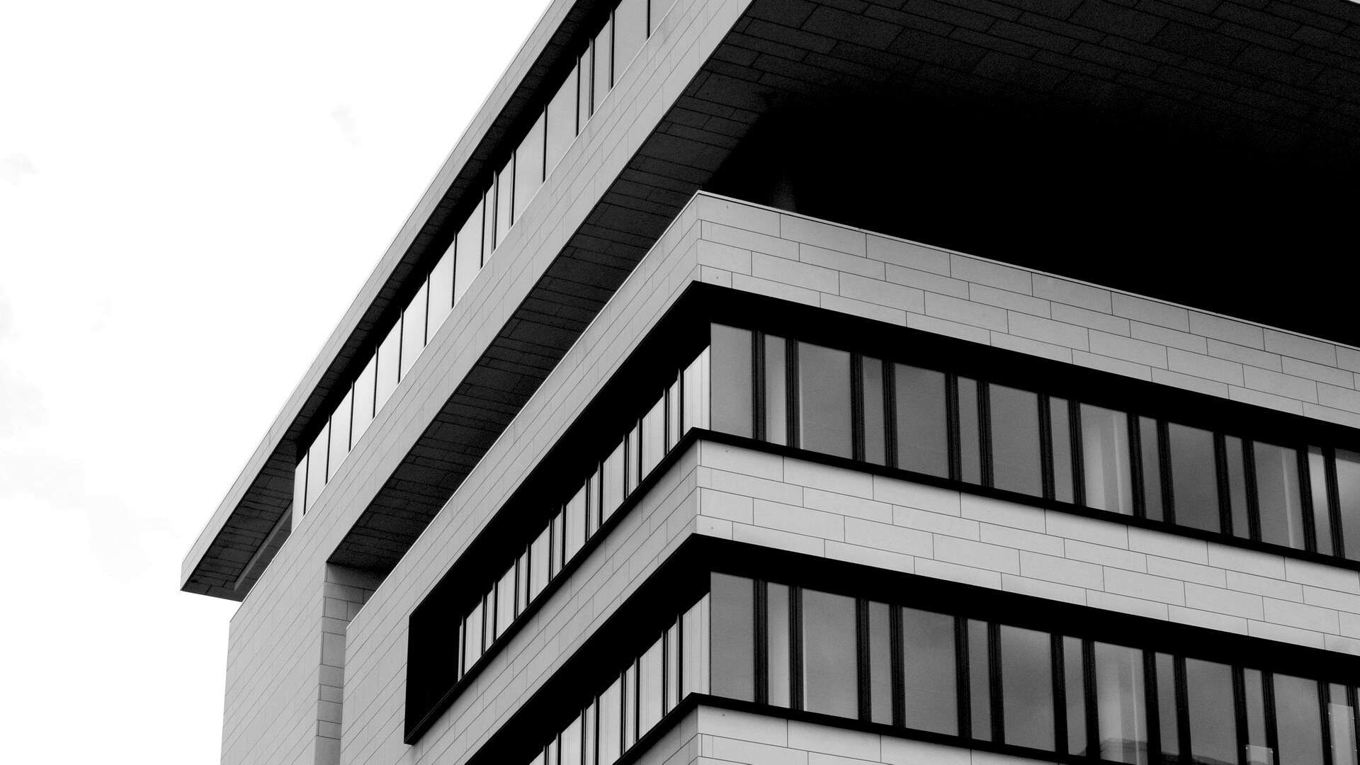 Schwarz-weisse Architekturaufnahme aus der Serie Fassaden