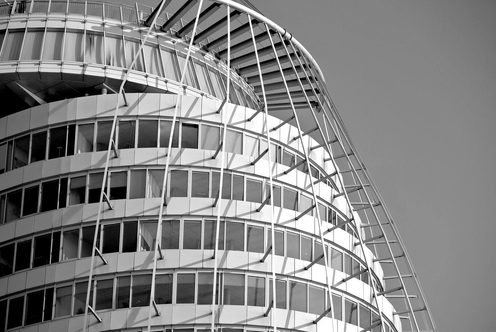 Schwarz-weisse Architekturaufnahme aus der Serie Fassaden