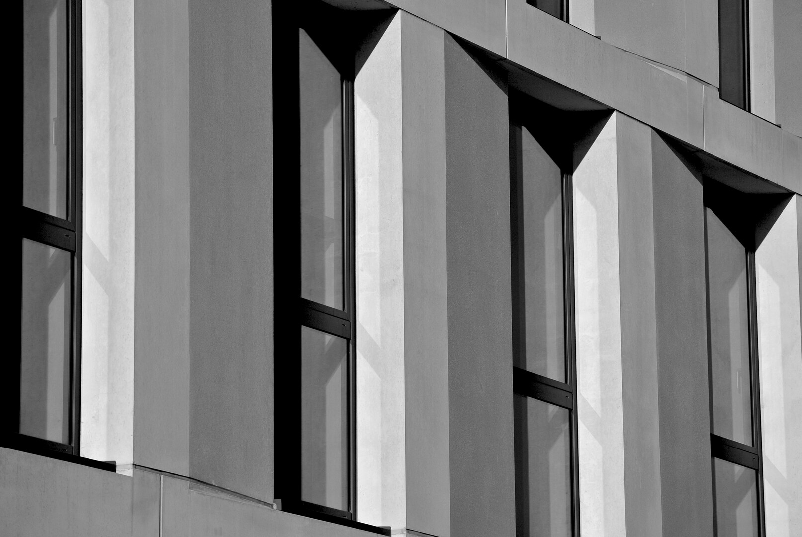 Schwarz-weisse Architekturaufnahme aus der Serie Fassaden